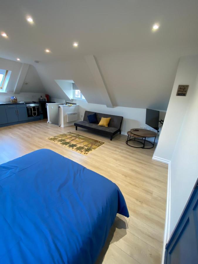 Lovely Spacious Loft Close To Train Station Worthing Exterior photo