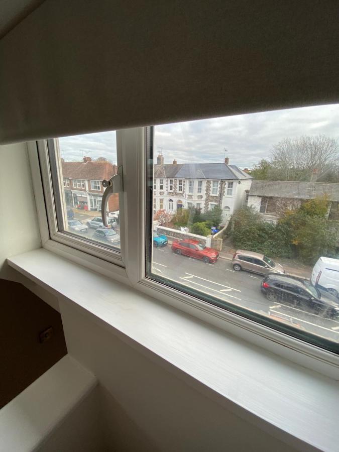 Lovely Spacious Loft Close To Train Station Worthing Exterior photo